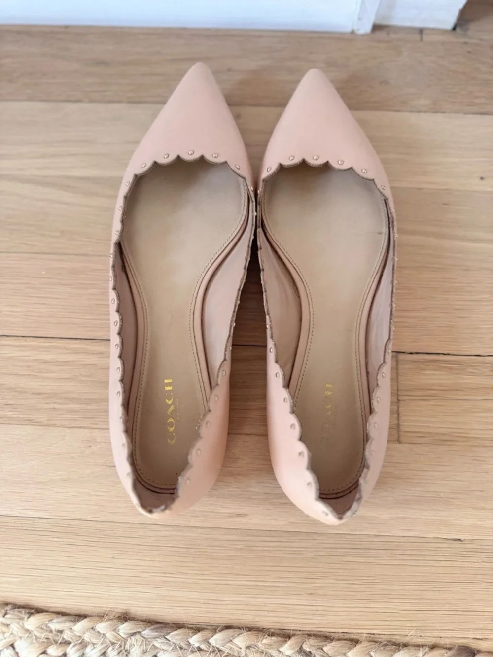 Coach Women’s pink Scalloped flats - Picture 2 of 3